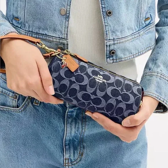 ✨SOLD✨COACH 🍒 💙 Nolita Barrel Bag In Signature Denim - Picture 14 of 15